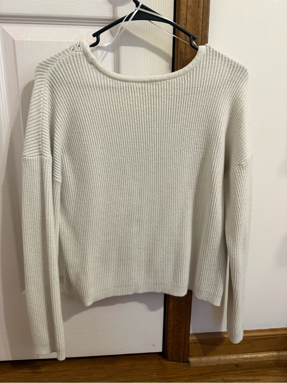 White V-Neck Button-Front Ribbed Sweater - Picture 5 of 6